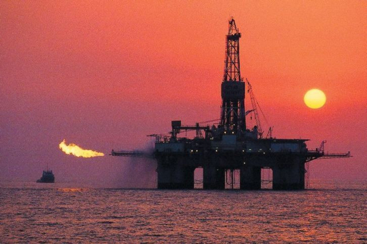 Azərbaycanda bu il 15 mlrd. manatlıq neft və qaz hasil olunub - CƏDVƏL
