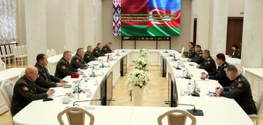 Minskdə Azərbaycan və Belarus müdafiə nazirləri görüşüb