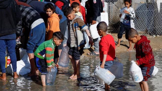 UNICEF: Qəzzada yanacaq blokadası sona çatmasa, uşaqlar susuzluqdan ölməyə başlayacaq
