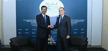 Ceyhun Bayramov banqladeşli həmkarı ilə əməkdaşlığın gücləndirilməsini müzakirə edib