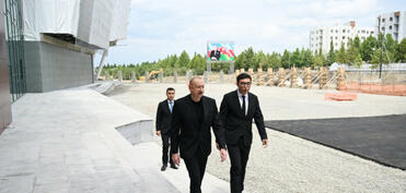 Prezident İlham Əliyev Yevlax Olimpiya İdman Kompleksində görülmüş işlərlə tanış olub - YENİLƏNİB