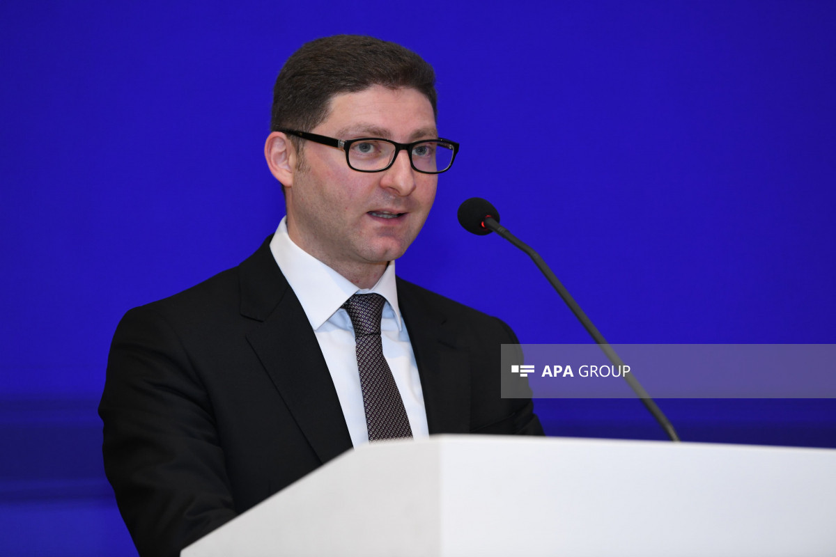 AMB: Ötən il bank kartlarının dövriyyəsi 126 mlrd. manatı ötüb