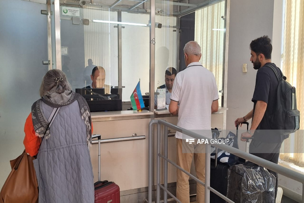 İrandan Azərbaycana 20 nəfərə yaxın Ukrayna vətəndaşı təxliyə olunub - FOTO