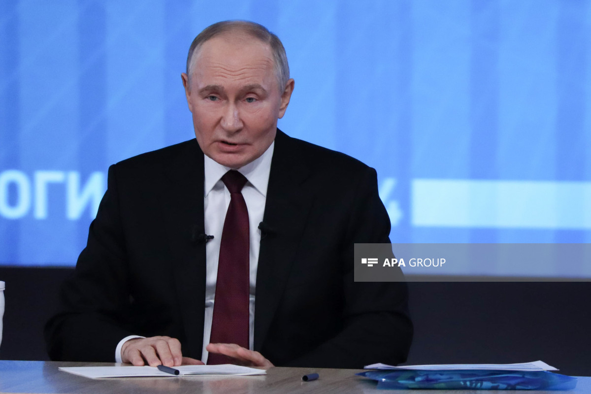 Putin milli messencer xidmətinin yaradılması haqda qanunu imzalayıb