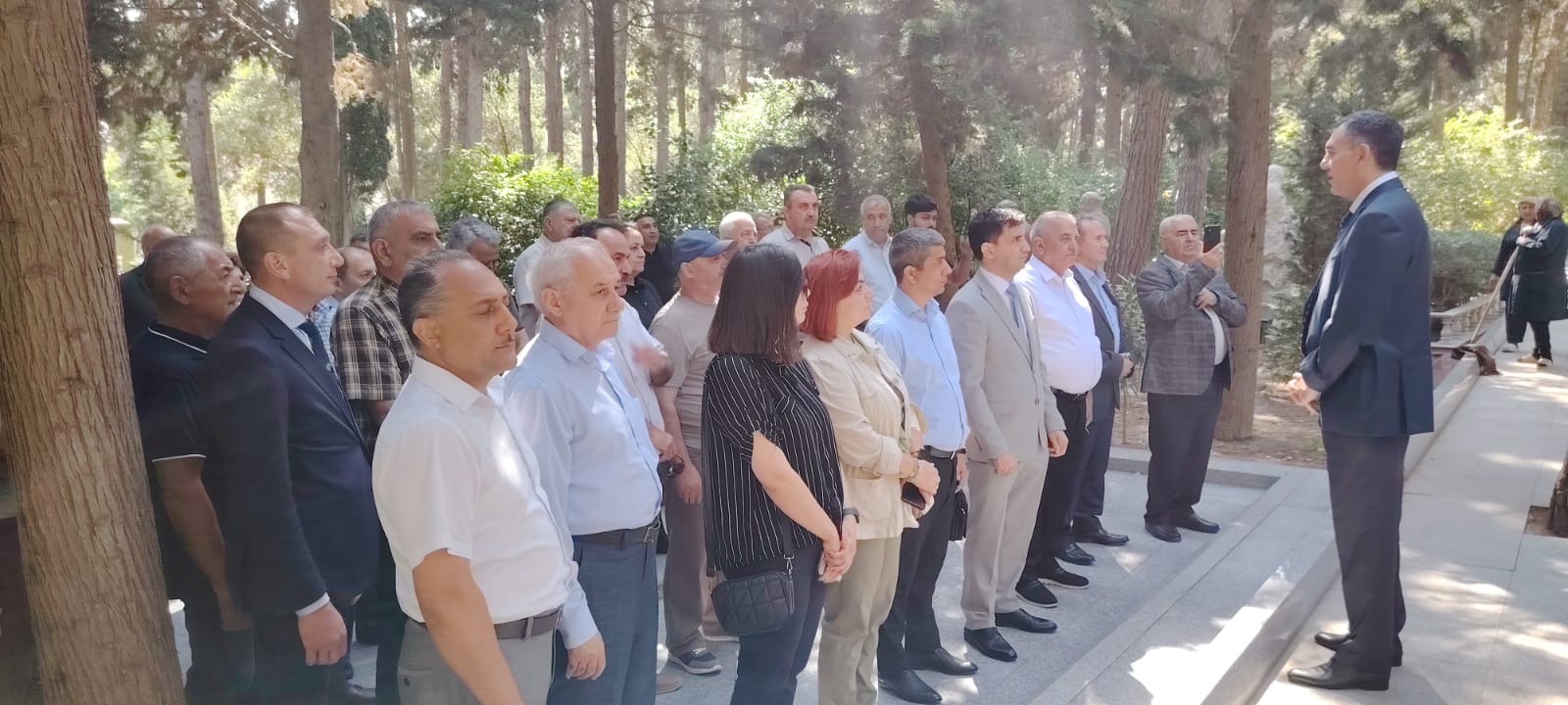 ƏHD Partiyasının rəhbərliyi Əbülfəz Elçibəyin məzarını ziyarət edib