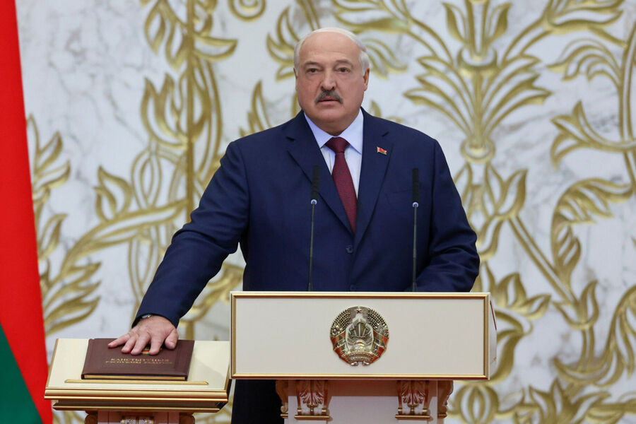 Lukaşenko: İran müqavimətdə tək deyil