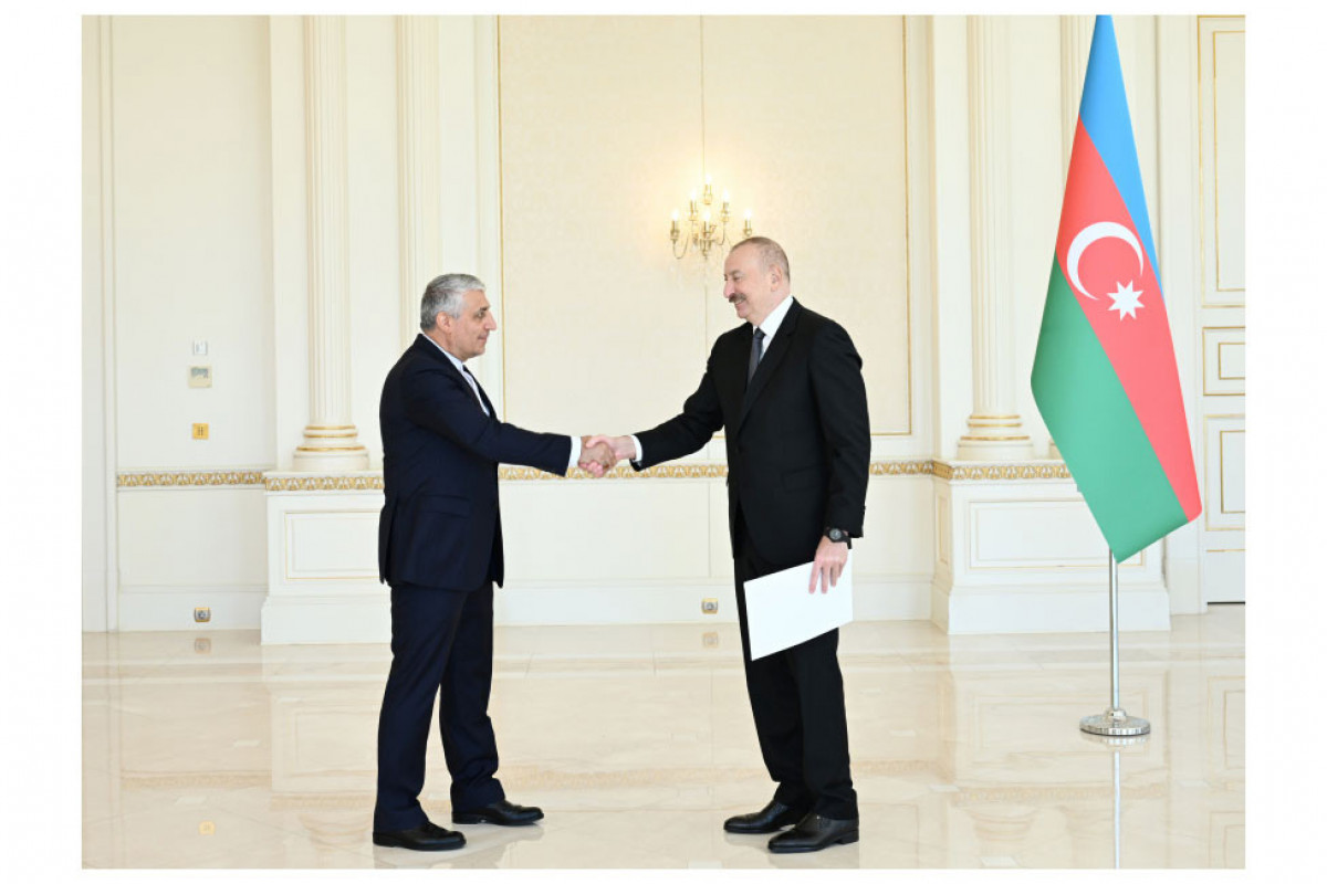 Prezident İlham Əliyev İranın Azərbaycanda yeni təyin olunmuş səfirinin etimadnaməsini qəbul edib