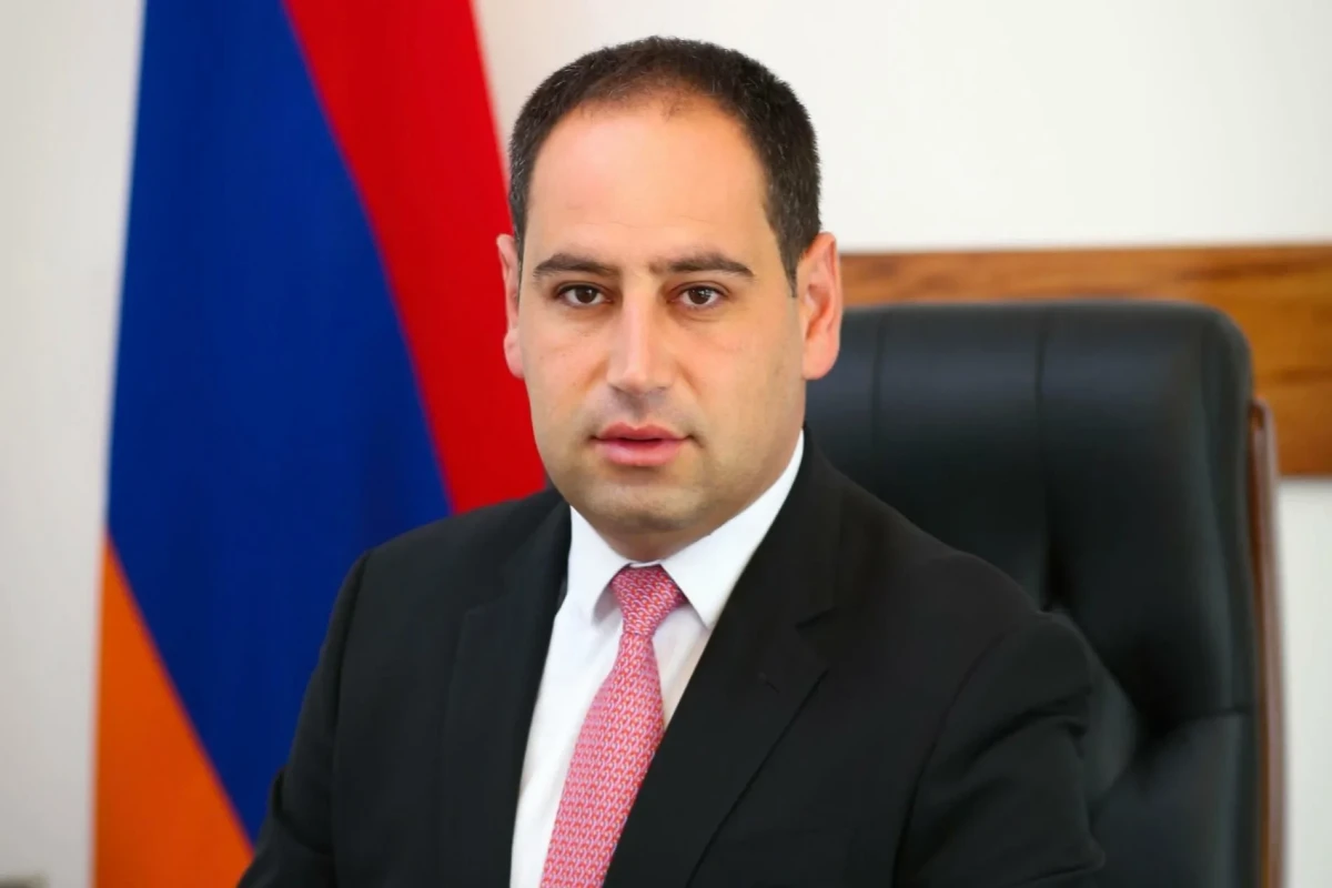Ermənistanlı nazir İstanbulda Türkiyənin daha bir rəsmisi ilə görüşüb