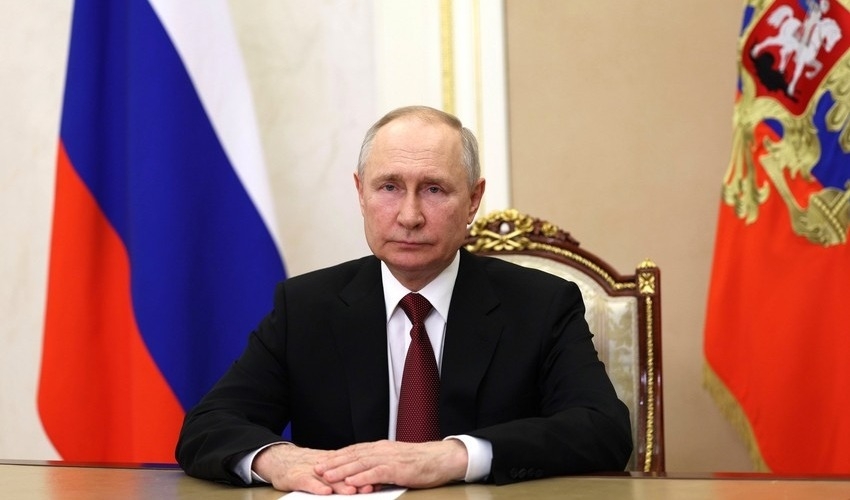 Yekaterinburq qətliamına Putindən sükutlu “reaksiya” – Xankəndidəki baş konsulluq acısı, Zəngəzur dəhlizi məsələsi, yoxsa...