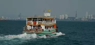 Bali sahillərində 53 sərnişin daşıyan bərə batıb