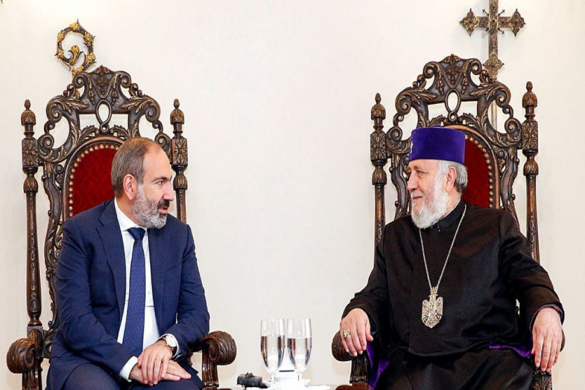 Paşinyan II Qaregini vəzifəsini dərhal tərk etməyə çağırıb