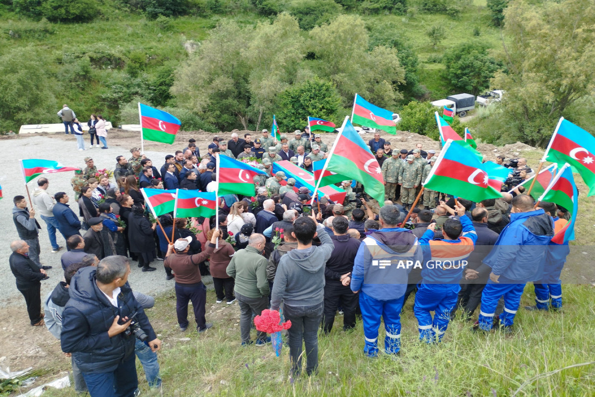 Birinci Qarabağ müharibəsində itkin düşən üç hərbçinin qalıqları Kəlbəcərdə dəfn edilib- FOTO - YENİLƏNİB