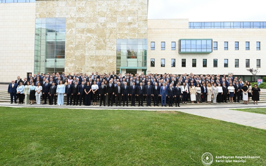 Diplomatik xidmət orqanları rəhbərlərinin IX müşavirəsi başlayıb - YENİLƏNİB
