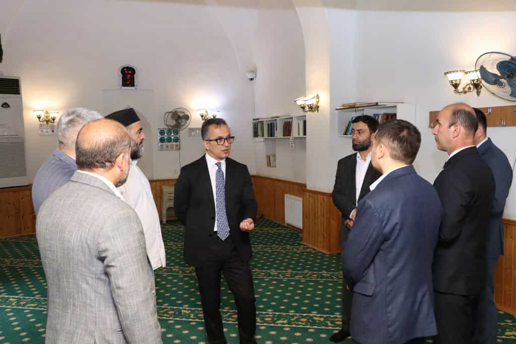 Komitə sədri Xəzər rayonunda yerləşən məscidləri ziyarət edib