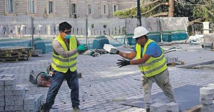 Yunanıstanda günorta saatlarında işləmək qadağan edilib