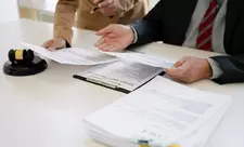 Parlament "Xüsusi icra məmurları haqqında" qanun layihəsini qəbul edib