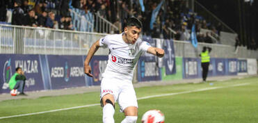 Yerli futbolçu “Neftçi” ilə vidalaşıb