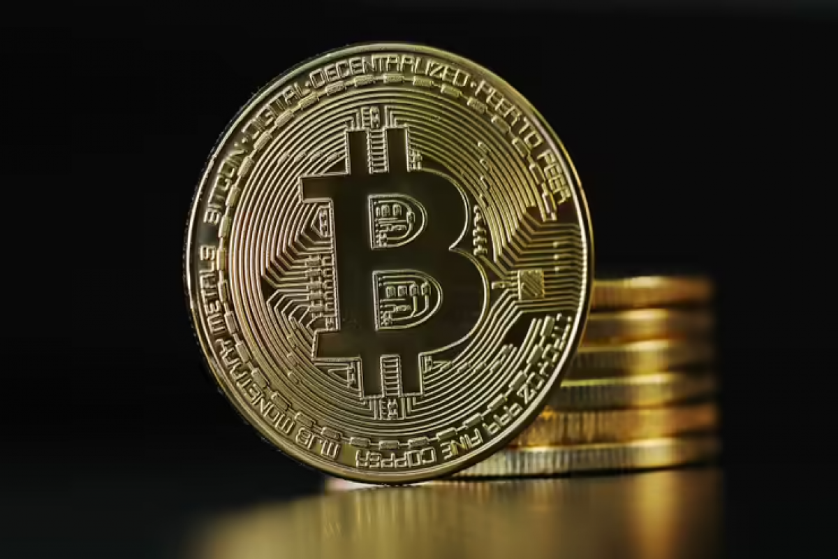 "Bitcoin"in qiyməti 122 min dollara yaxınlaşıb - Yeni tarixi rekord