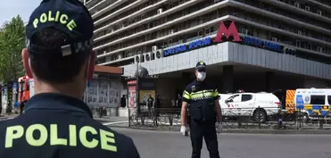 Tbilisidə “Vağzal meydanı”nda qəzalı bina uçub, ölən var