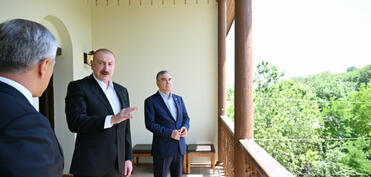 Prezident və Qurbanqulu Berdiməhəmmədov Şuşada Mehmandarovların malikanə kompleksində olublar