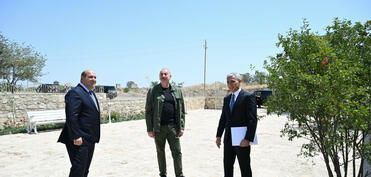 Prezident İlham Əliyev Xocalının Təzəbinə kəndində görülən işlərlə tanış olub