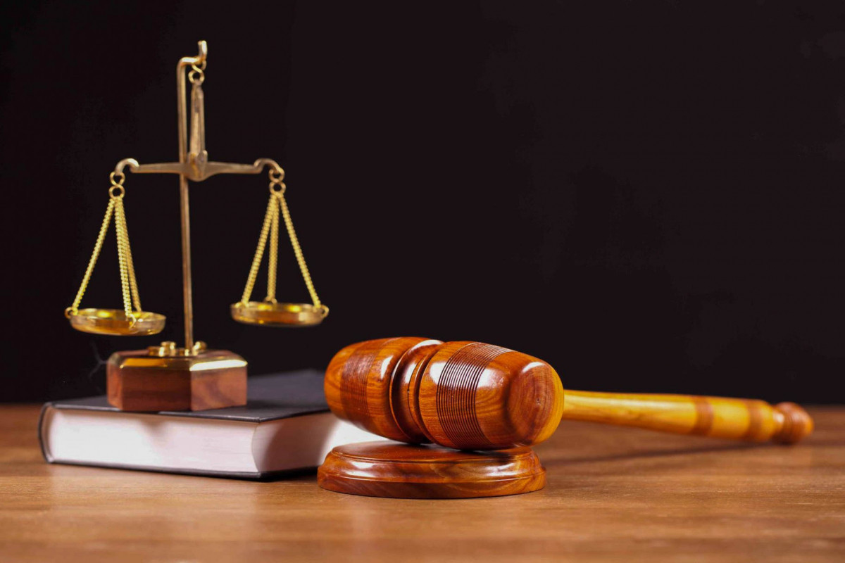 DTX-nin həbs etdiyi Fransa şirkətinin vitse-prezidenti Anass Derrazın məhkəməsində ittiham aktı elan olunub
