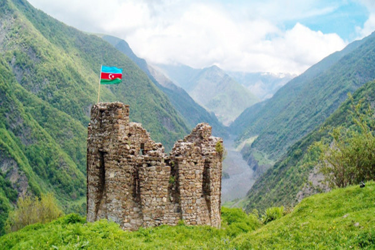 Qarabağa səfərlər yeni mərhələyə keçir: Xarici turistlər üçün - Yeni imkanlar