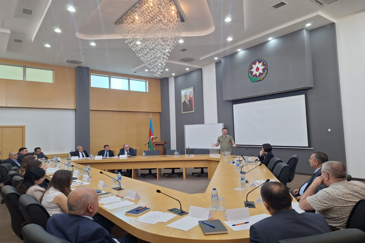 Hakimlər üçün “Stresin idarə olunması” təlimi keçirilib