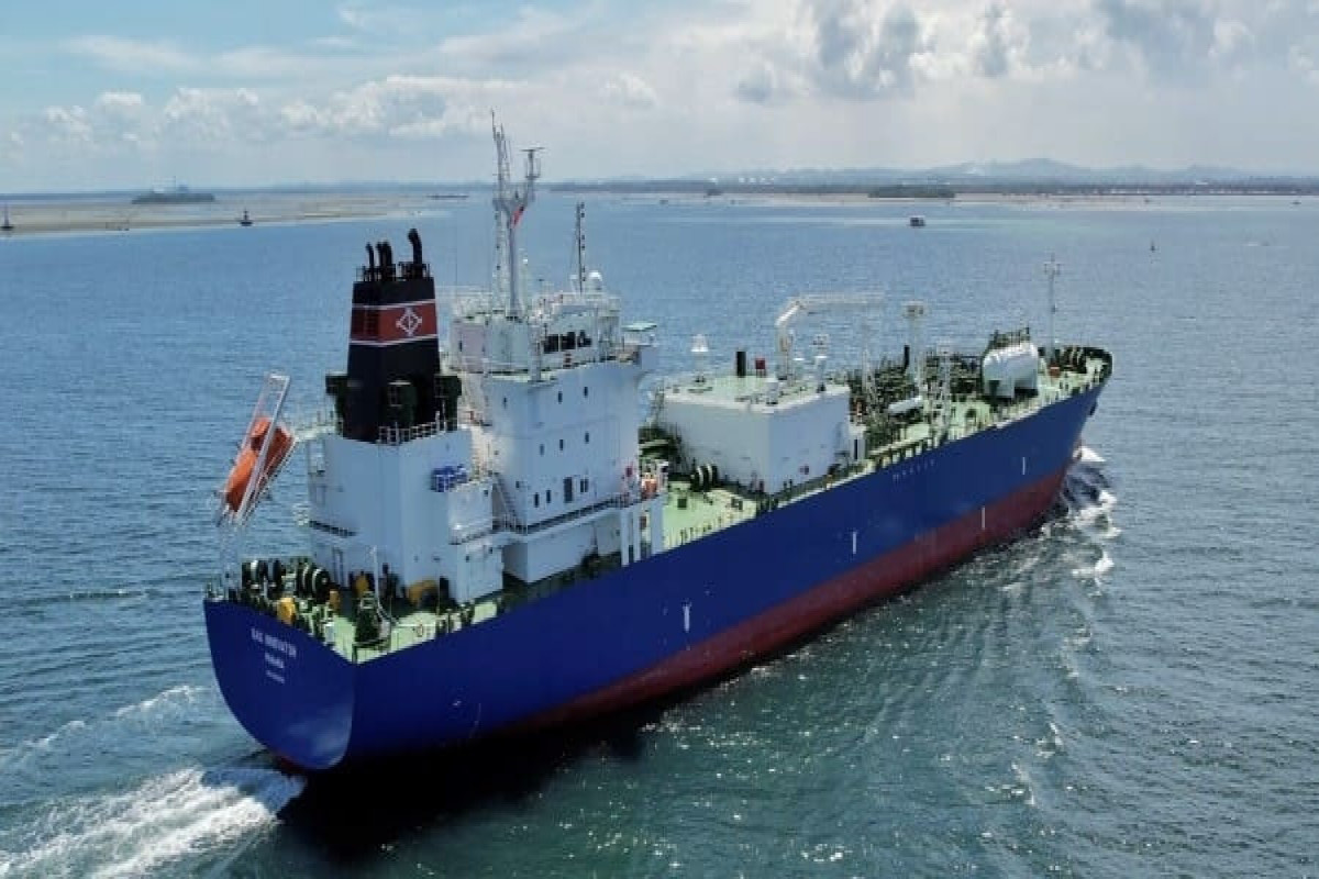 Aİ Rusiya qazını daşıyan üç tankerə qarşı sanksiyaları ləğv edib