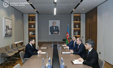 XİN rəhbəri İsrail səfirini diplomatik fəaliyyətinin başa çatması münasibətilə qəbul edib
