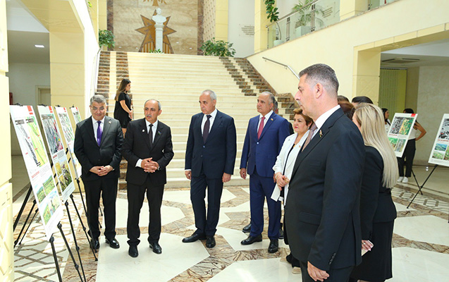 Binəqədidə Qərbi Azərbaycan irsi ilə bağlı kitabın I cildinin təqdimatıl oldu - Fotolar