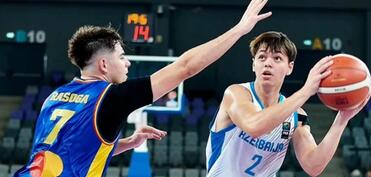 Azərbaycan millisi Avropa çempionatında ilk qrup matçını keçirib