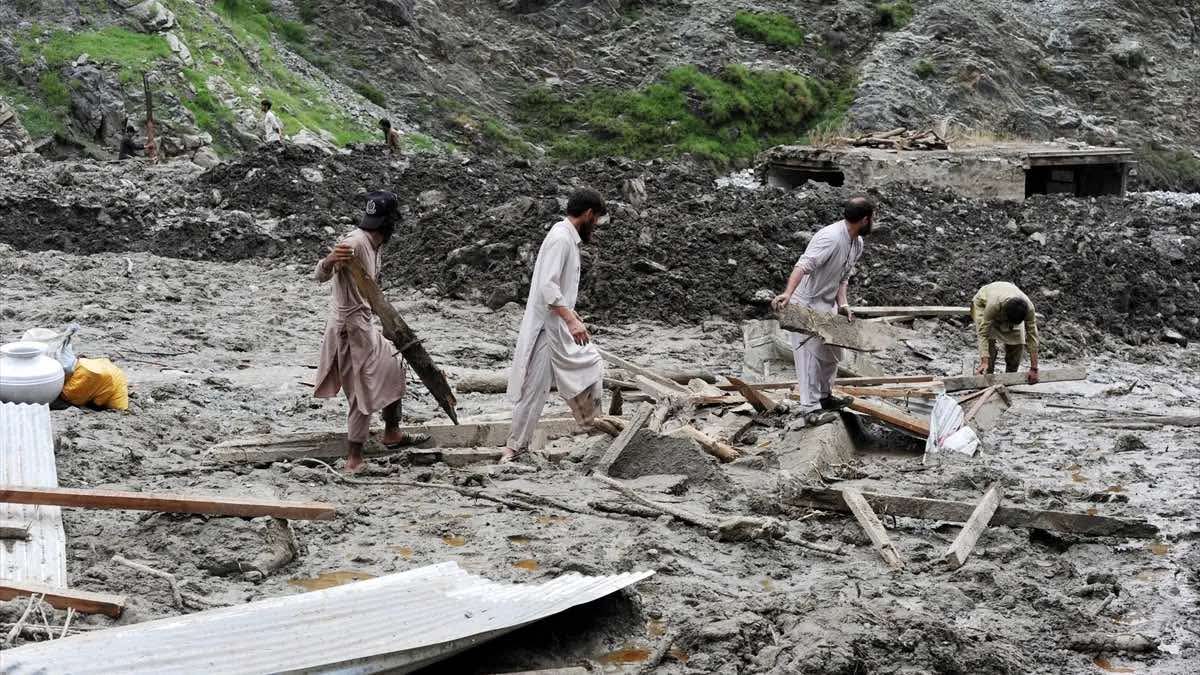Pakistanda güclü daşqınlarda ən azı 18 nəfər ölüb