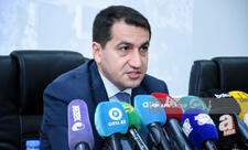 Hikmət Hacıyev: Azərbaycan Rusiyadan AZAL-ın təyyarəsinin qəzaya uğraması ilə bağlı məsuliyyəti üzərinə götürməsini gözləyir