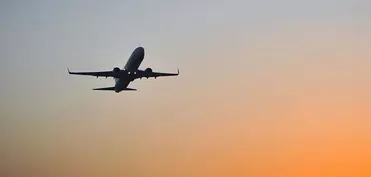 Denverdə təyyarə qalxarkən yanıb