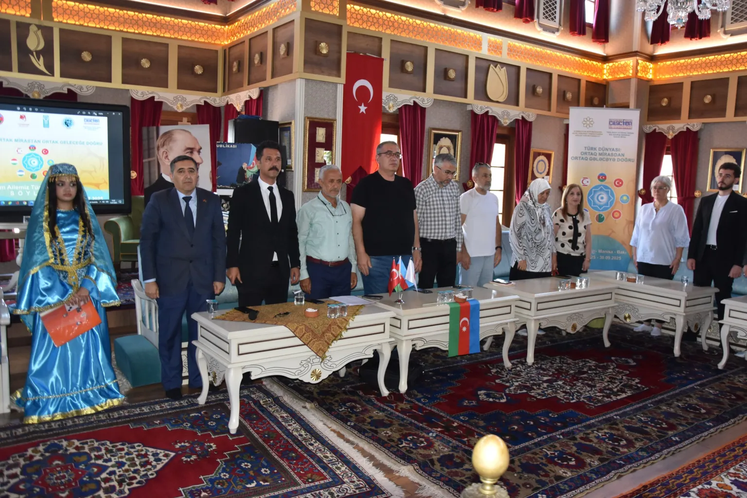 Türk dünyasının gələcəyi Manisada müzakirə olundu