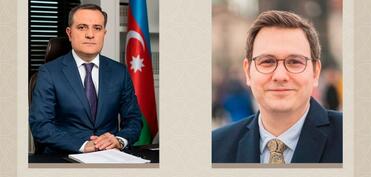 Ceyhun Bayramov çex həmkarı ilə ikitərəfli münasibətləri müzakirə edib