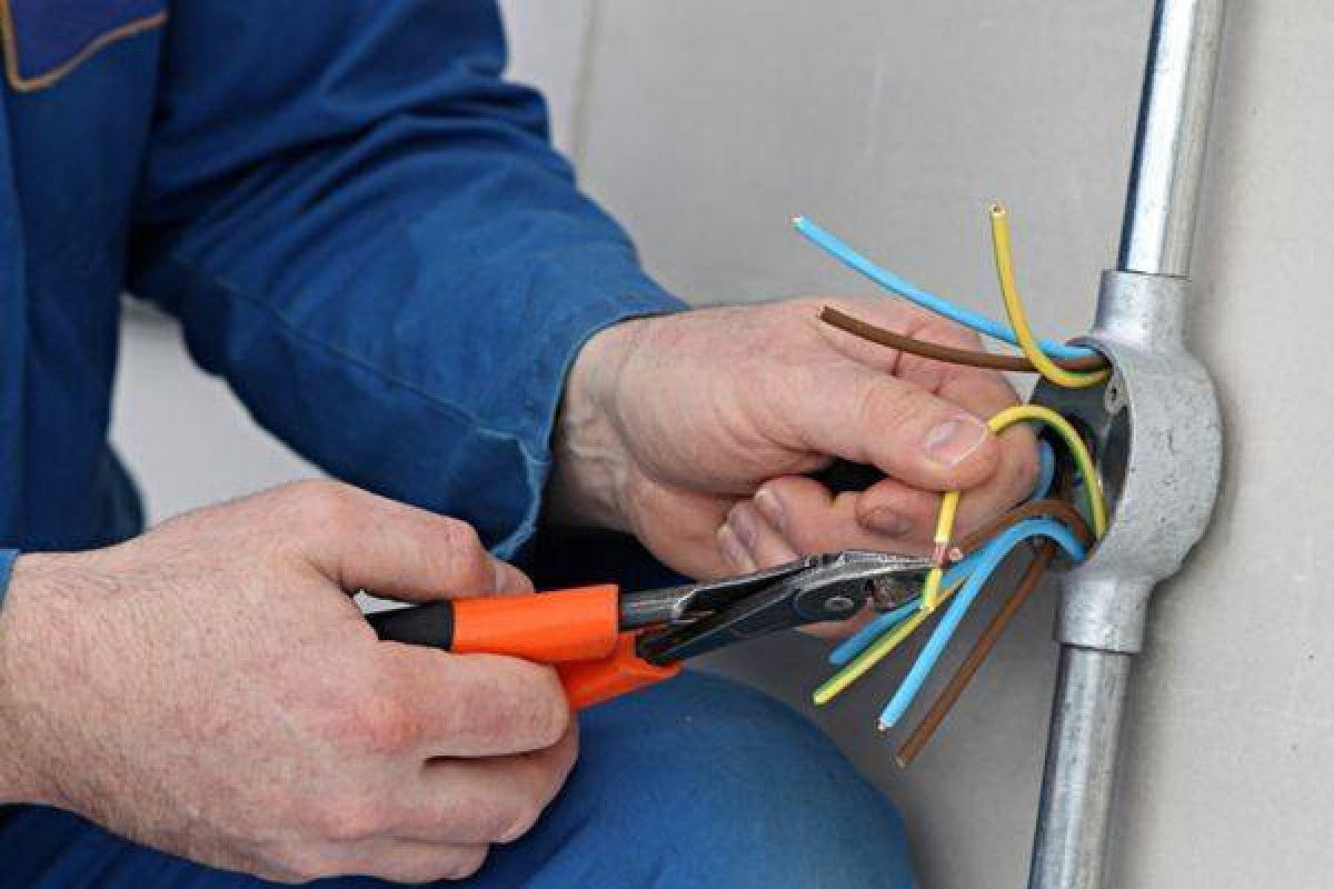Bakıda elektrik cərəyanının təsiri nəticəsində bir nəfər ölüb