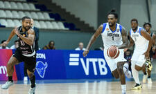 Amerikalı basketbolçu Azərbaycan klubunda qalacağını açıqlayıb