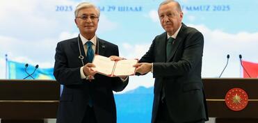 Qazaxıstan Prezidenti Türkiyənin ən yüksək dövlət mükafatı ilə təltif edilib