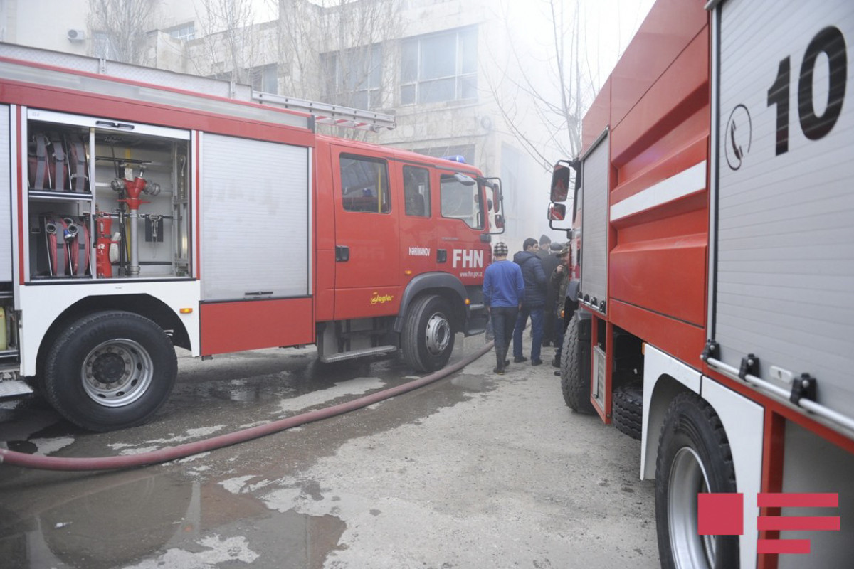 "Sədərək" ticarət mərkəzində yanğın olub