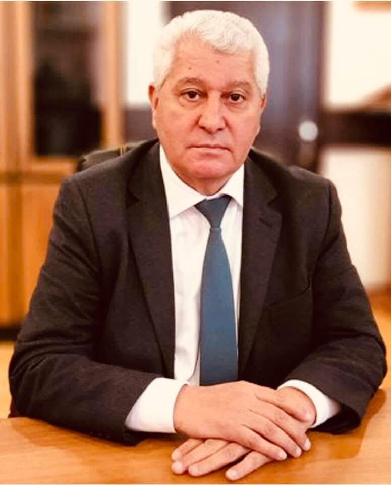 Həyatın təbii axarı ilə yaşamağa üstünlük verən akademik...