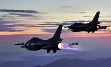 Qırıcı təyyarə okeana düşüb: Pilot sağ qalıb