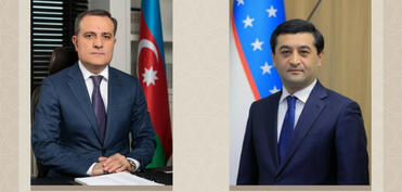 Ceyhun Bayramov özbəkistanlı həmkarı ilə telefon danışığı aparıb