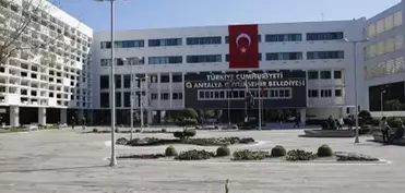 Antalya Böyükşəhər bələdiyyəsində əməliyyat keçirilib, 17 nəfər həbs olunub