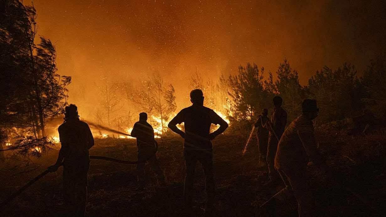 Çanaqqaladakı meşə yanğınında onlarca insan xəstəxanaya yerləşdirilib