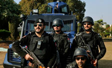 Pakistanda bir gecədə polis qüvvələrinə qarşı 8 hücumda 6 polis zabiti həlak olub