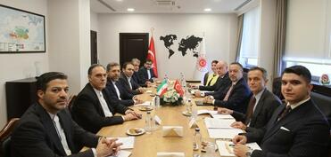 Türkiyə və İran XİN rəsmiləri regional məsələləri müzakirə ediblər