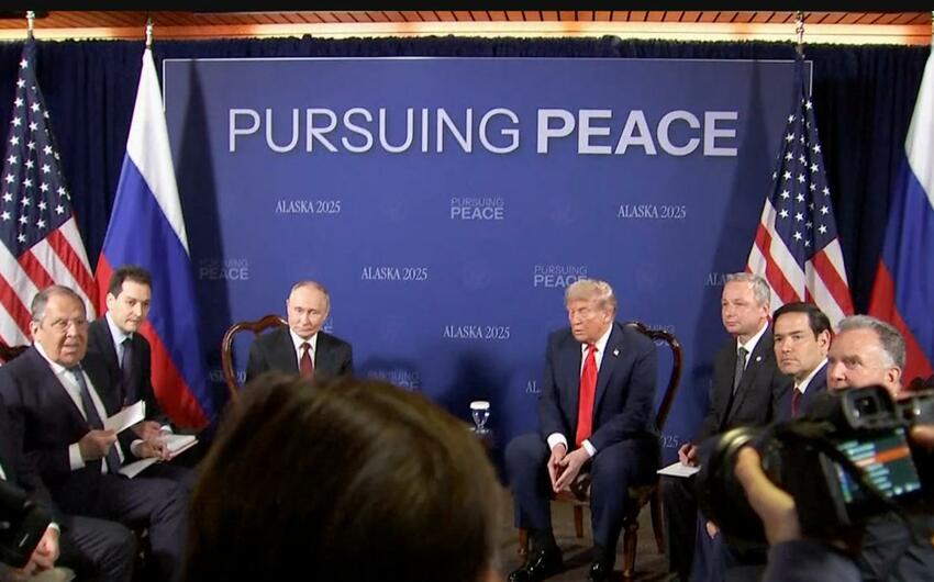 Tramp-Putin görüşü başladı