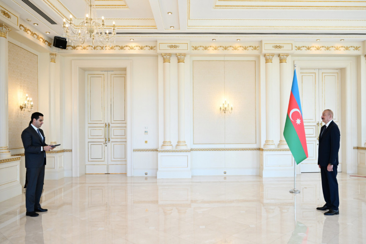 Prezident İlham Əliyev Slovakiyanın Azərbaycanda yeni təyin olunmuş səfirinin etimadnaməsini qəbul edib